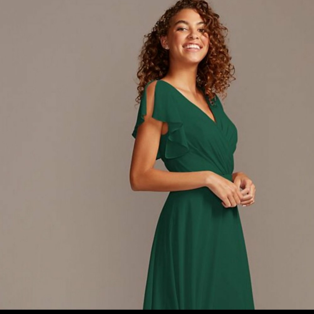 David's Bridal Flutter Sleeve Full Skirt Bridesmaid Dress size 22 - brand new